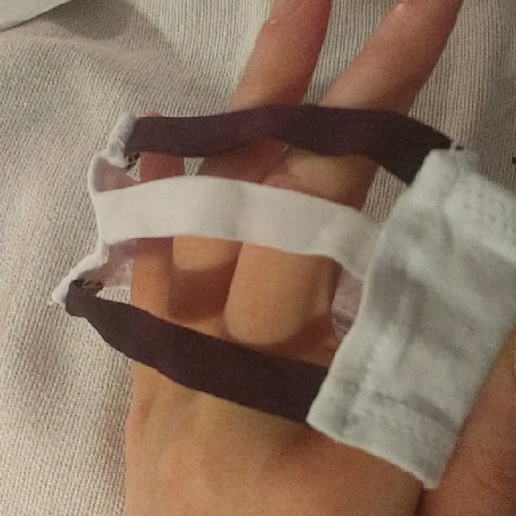 Cute Thong - Picture 2 of 3